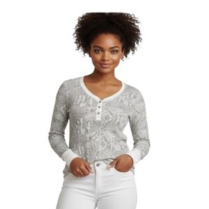 Time and Tru Women’s Henley Waffle Knit Top